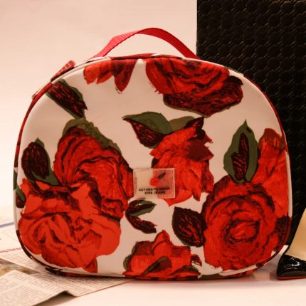 کیف لوازم آرایشی طرح گل قرمز