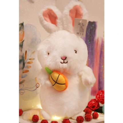 عروسک طرح خرگوش هویج به دست